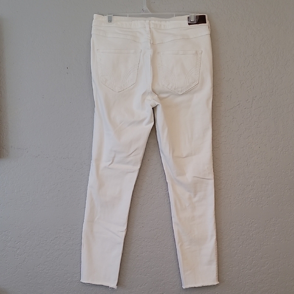 Hollister Women's Skinny Jeans - White - Picture 5 of 9
